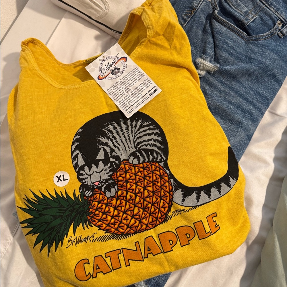 NWT Crazy Shirts Hawaii B. Kliban "Catnapple" T-Shirt 🐱🍍💛